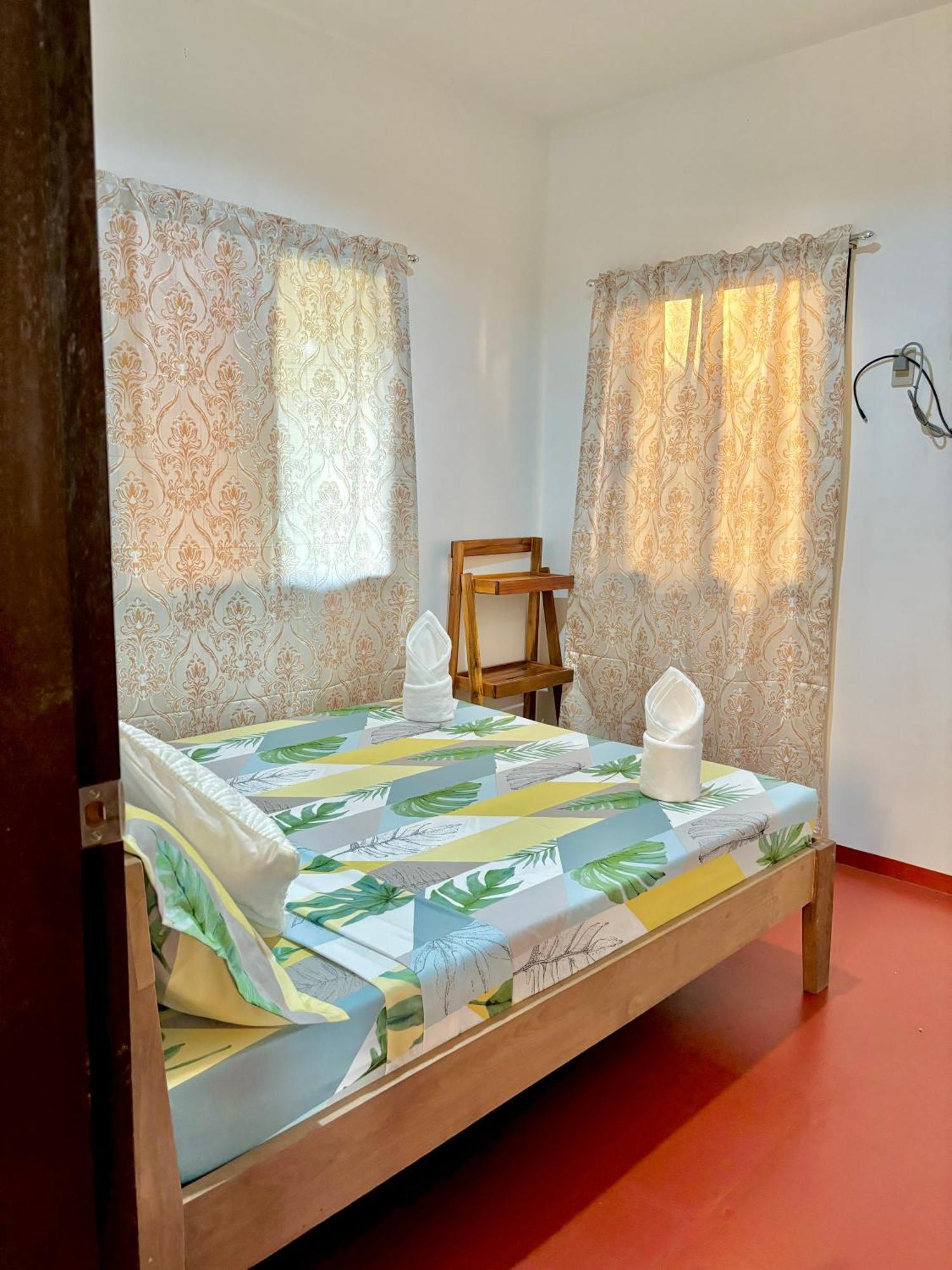 Luzville Transient House - Port Barton Itaytay Екстериор снимка
